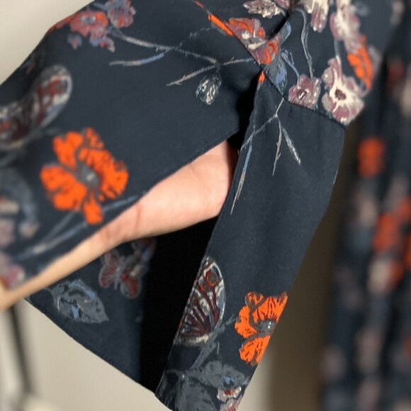 Free People Crepe Size Large Navy Floral Boho Tunic Top - Picture 5 of 8